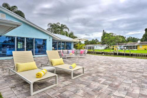 Waterfront Sarasota Estate Dock And Boat Lift!