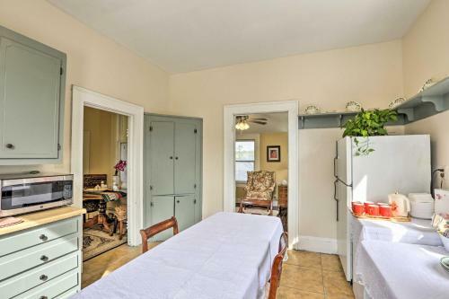 Central Albany Home With Covered Porch And Patio!
