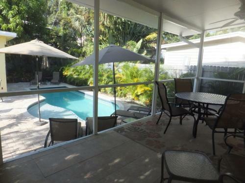 The Pineapple House With Private Pool! Home