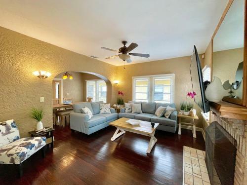 Tropical Garden Bungalow