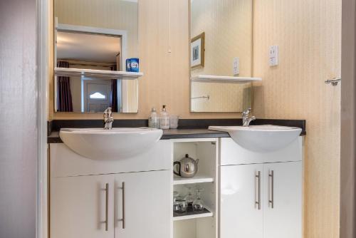 Hostal Estuary Lodge Hotel And Restaurant