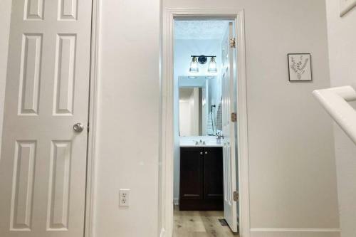 Apartamento Newly Renovated Townhome Close To Everything