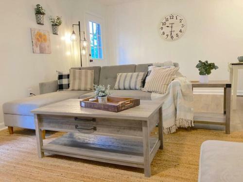 Newly Renovated Townhome With Three King-size Beds