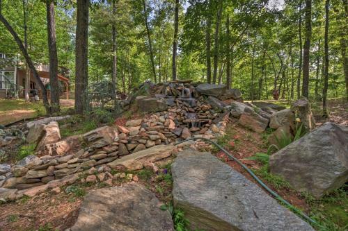 The Wishing Well Cabin Pool Table, Firepit