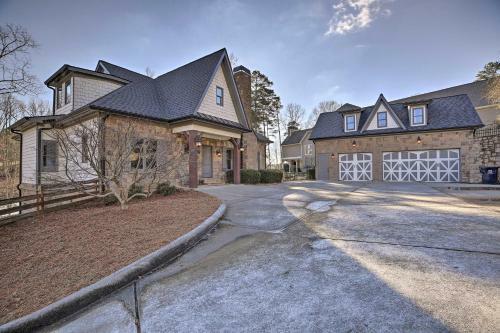 Spacious Lakefront Home With Screened-in Porch!