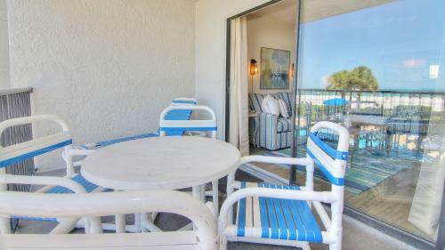 Caprice Resort By Teeming Vacation Rentals