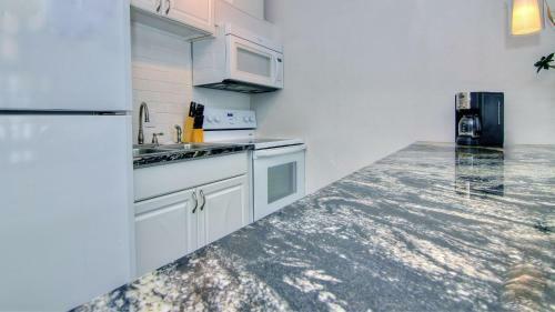 Harbor House North 25 By Teeming Vacation Rentals