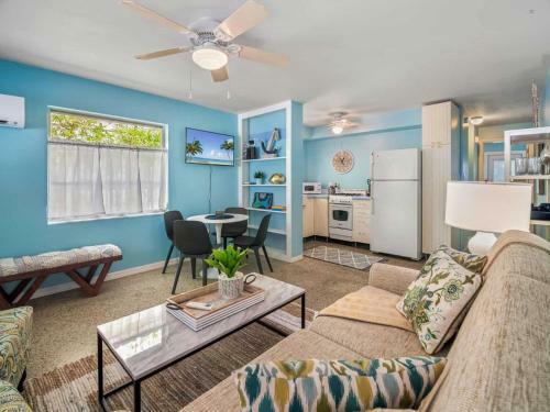 Apartamento Private Madeira Beach Home - Steps Away From John's Pass & Water!