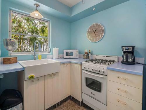 Apartamento Private Madeira Beach Home - Steps Away From John's Pass & Water!