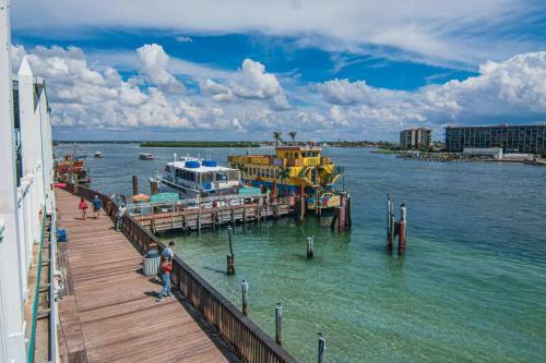 Apartamento Private Madeira Beach Home - Steps Away From John's Pass & Water!
