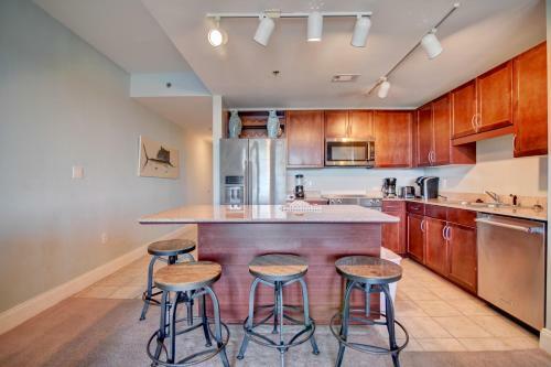 Hotel Laketown Wharf By Resort Collection