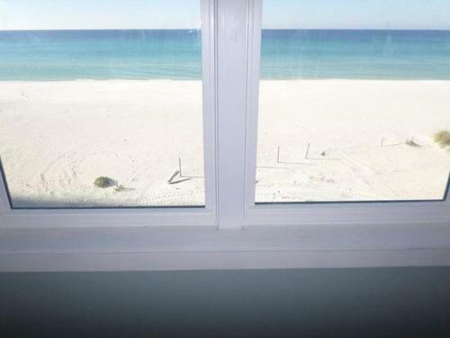 The Lighthouse 6 Bd Home With Beachfront Pool And Hot Tub