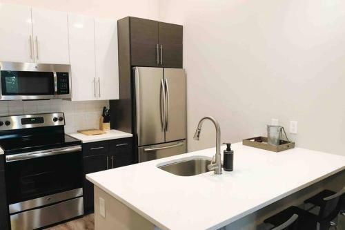 Cozy & Modern Apartment In Midtown Atlanta
