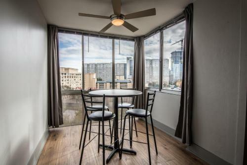 Apartamento 804 Free Parking Modern Downtown Apt, Great Wifi