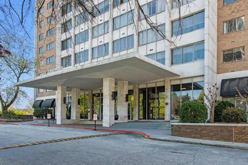 Apartamento 1001 Free Parking, 2 Bd, Modern Dtw, Great Wifi