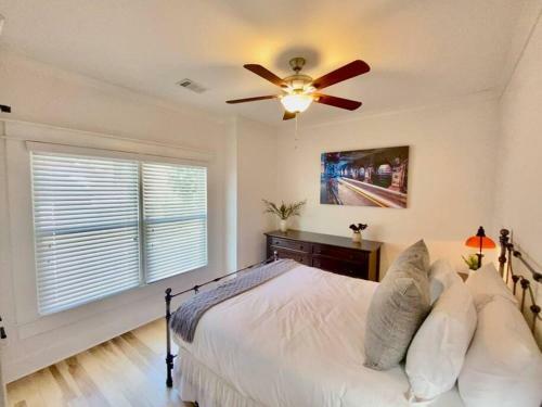 Modern 4br 2ba Home W/ Porch Swing - Walk&bike Atl