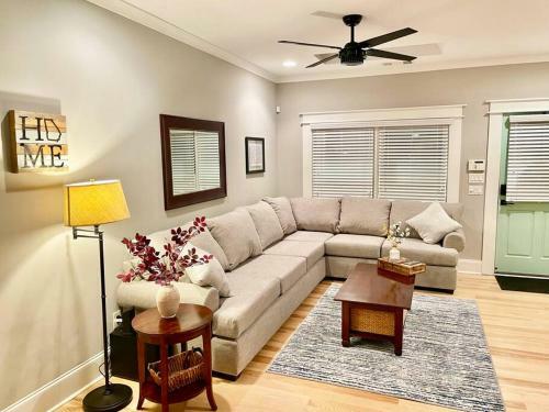 Modern 4br 2ba Home W/ Porch Swing - Walk&bike Atl