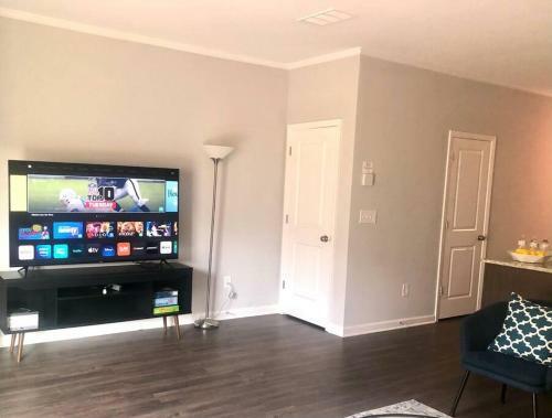 Beautiful Decor New Construction Near Airport 5min