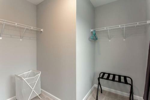 Beautiful Decor New Construction Near Airport 5min