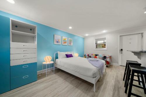 Apartamento Local And Colorful Studio With Parking In Top Location