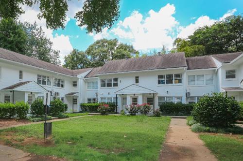 Apartamento Studio2zero Peaceful Off Peachtree Modern Studio