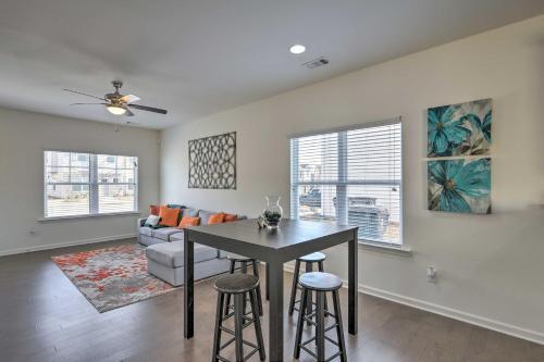Atlanta Townhome With Patio, Grill And Fireplace