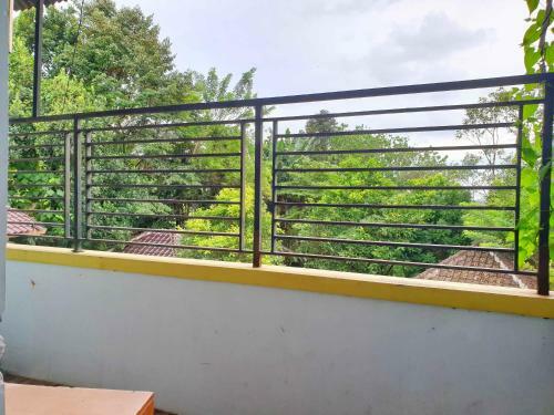 Hotel Homestay E-kost Candi Gebang Redpartner
