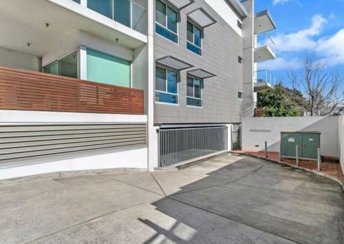 Luxury Beachfront Apartment At The Breeze - Free Wifi