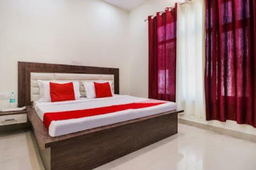 Hotel Pop 85180 City Guest House