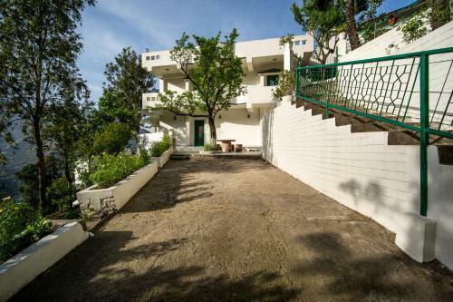 Starry Meadows, Luxurious 3bhk With Mountain View