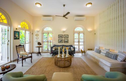 Villa Loto Bianco By Hireavilla, Siolim