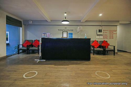 Townhouse Oak 46940 Hotel Vrindavan
