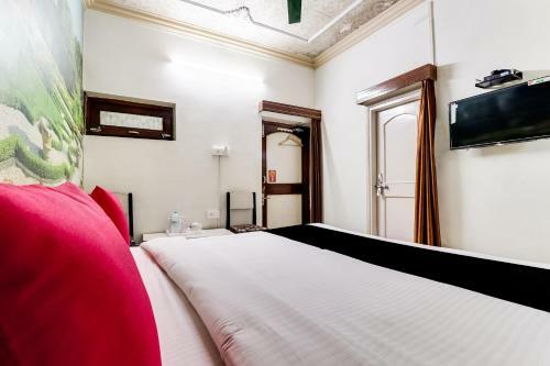 Capital O 7418 Hotel Vijay Delux