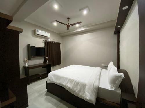 Hotel Aamba Residency