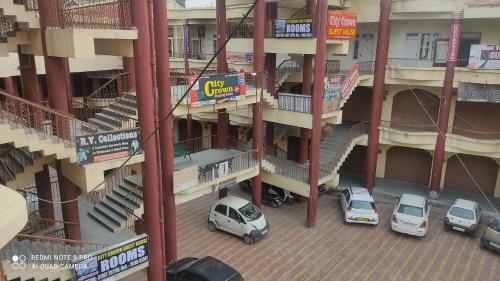 Hostal City Crown Guest House