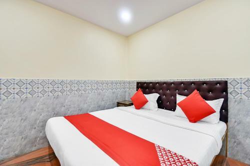 Oyo 48837 Hotel Suvarna