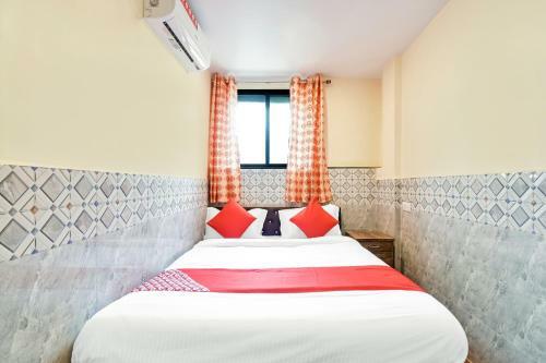 Oyo 48837 Hotel Suvarna