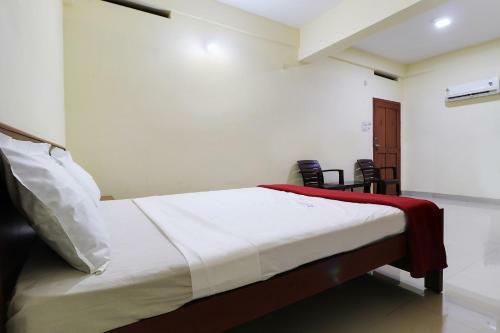 Hotel Spot On 39663 Sangamam Residency