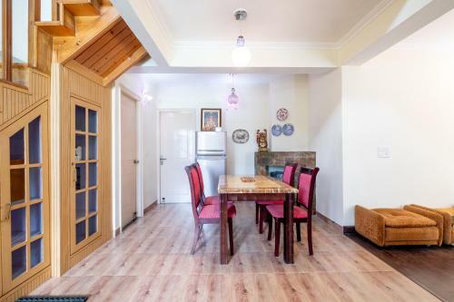 Mountain Saga, Gorgeous 3bhk Overlooking The Hills