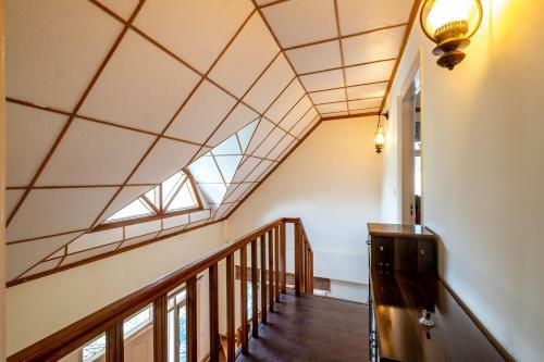 Mountain Saga, Gorgeous 3bhk Overlooking The Hills