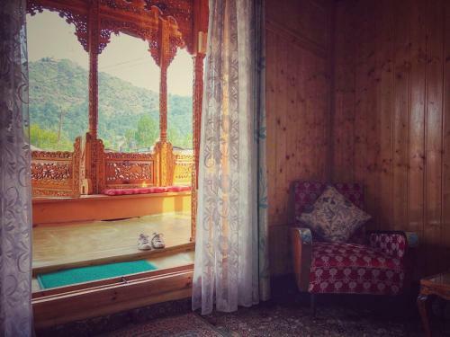 Houseboat Sea Queen, Dal Lake
