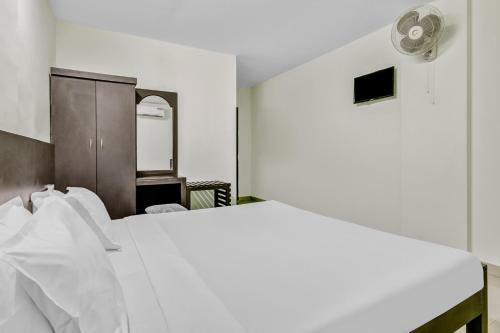 Hotel Oyo 87104 Kalapurackal Residency