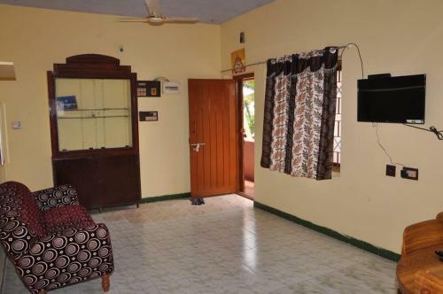 Srinivasa Service Apartments
