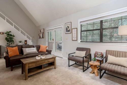Entire Cozy City Cabin-tvs In Every Room!