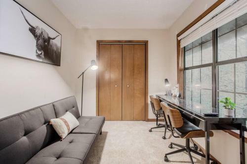 Entire Cozy City Cabin-tvs In Every Room!