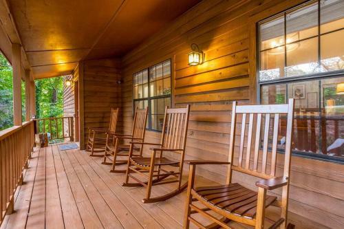 Entire Cozy City Cabin-tvs In Every Room!