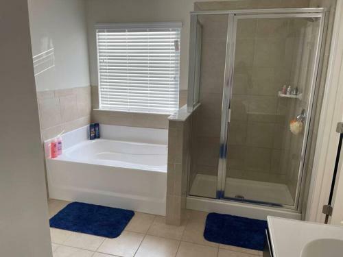 Luxury & Spacious Getaway W/king Bed & Pool Table