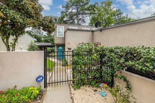 Beautifully Appointed 3 Bed - 2 Bath Cottage In Glynn Haven On St Simons!