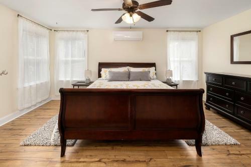 Beautifully Appointed 3 Bed - 2 Bath Cottage In Glynn Haven On St Simons!