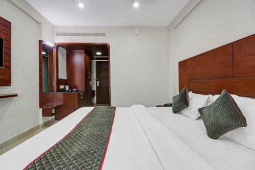 Hotel Townhouse 457 South Gate By Majestic